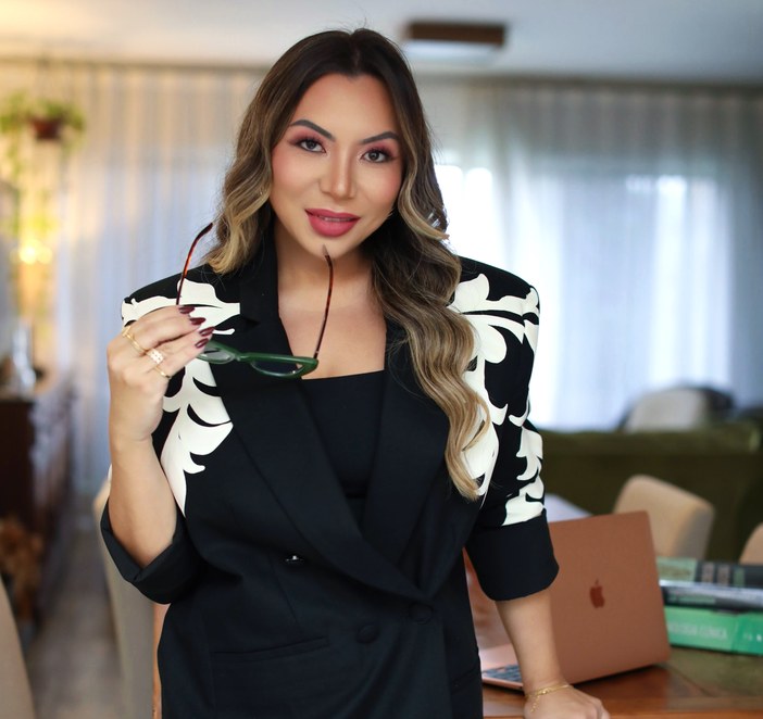 Dra. Sian em seu consultório